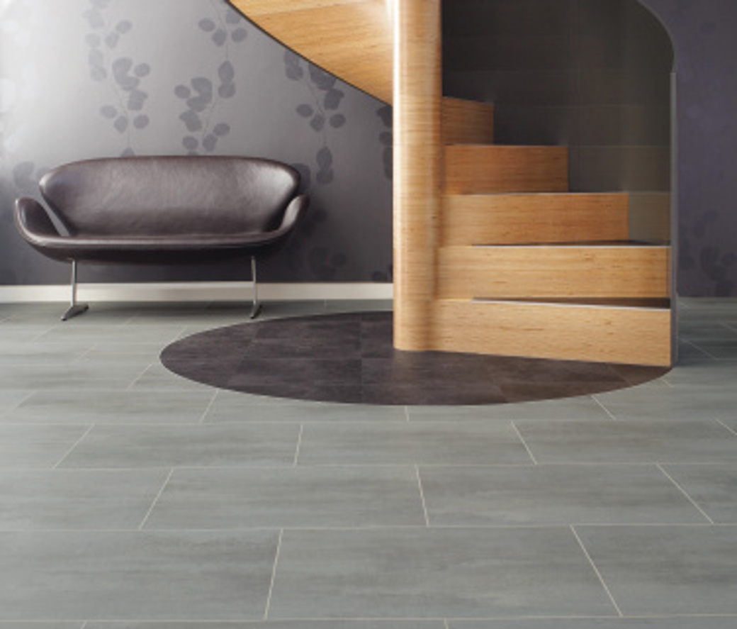 Urbus SP213 around Nero SP115 in a circle with a spiral staircase