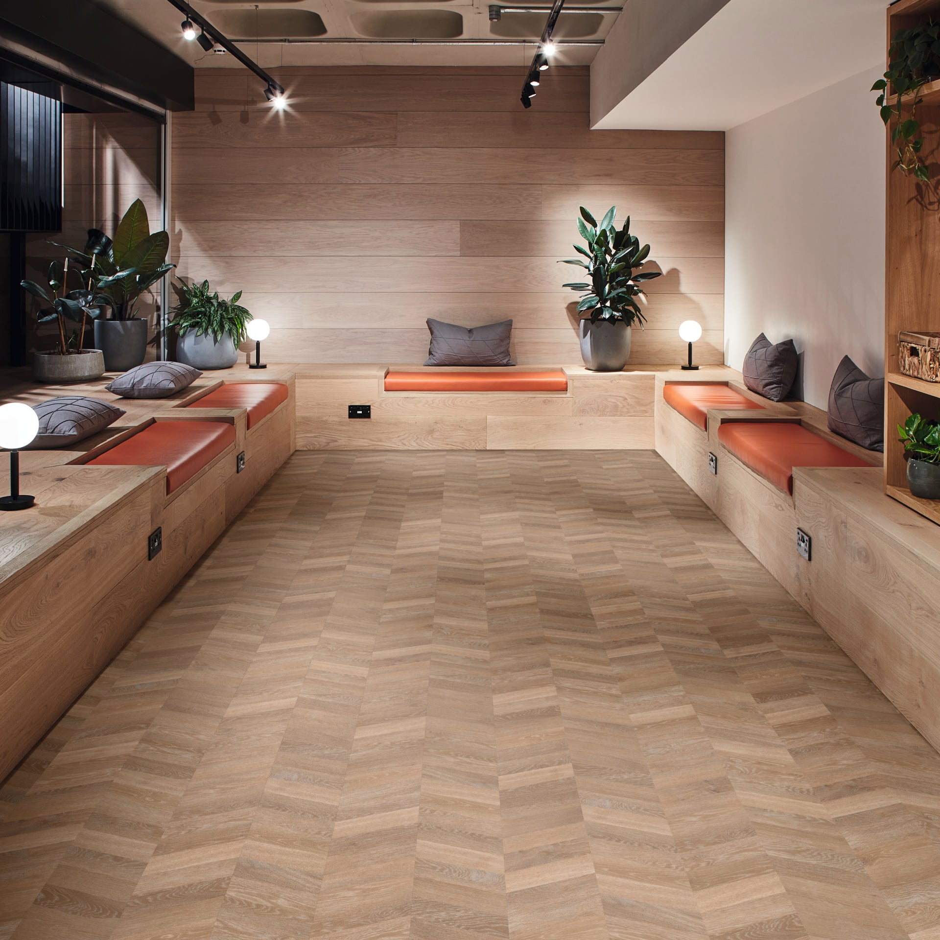Knight Tile | Pale Limed Oak CH-KP94